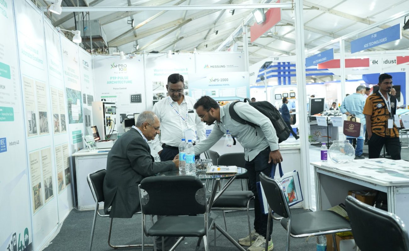 Messung Mahatech Expo 2026 team interacting with visitors and discussing PLC with IIoT industrial automation solutions at the exhibition booth
